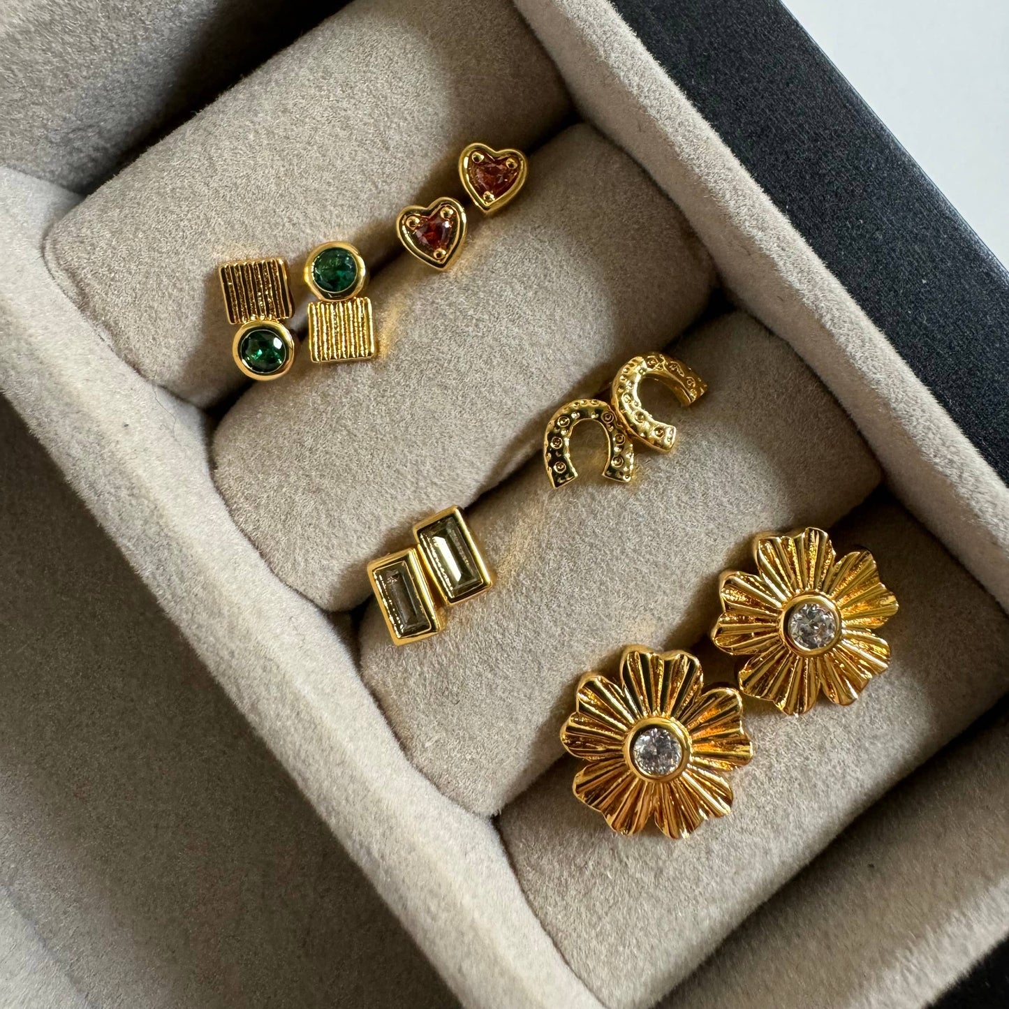 Namaste Jewelry - Geometric Ribbed Studs