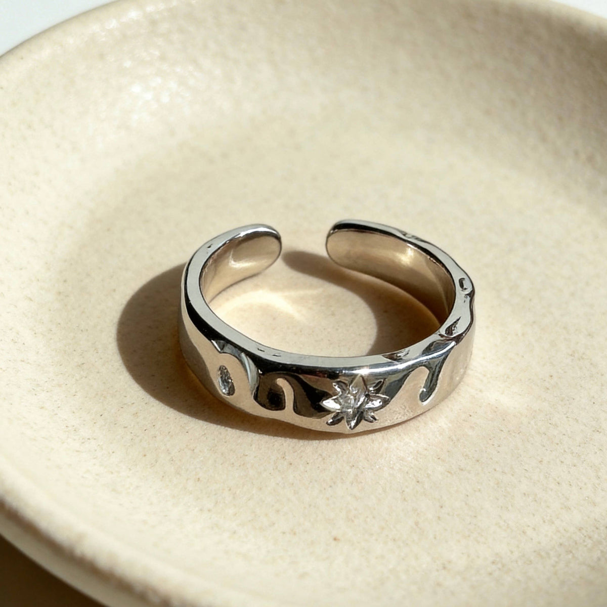 AureaJewelry - Star Engraved Celestial Ring