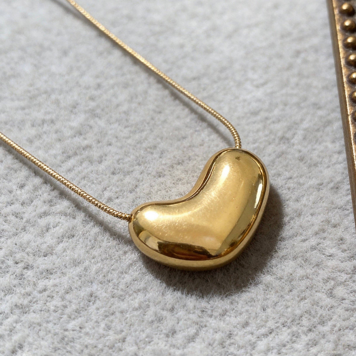 AureaJewelry - Bean Pendant Necklace